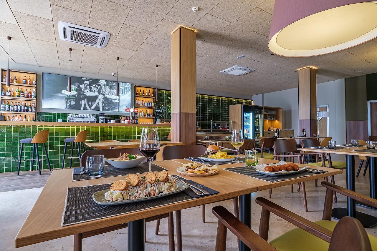 Oassium Hotel At Estival Park Ла Пинеда Екстериор снимка