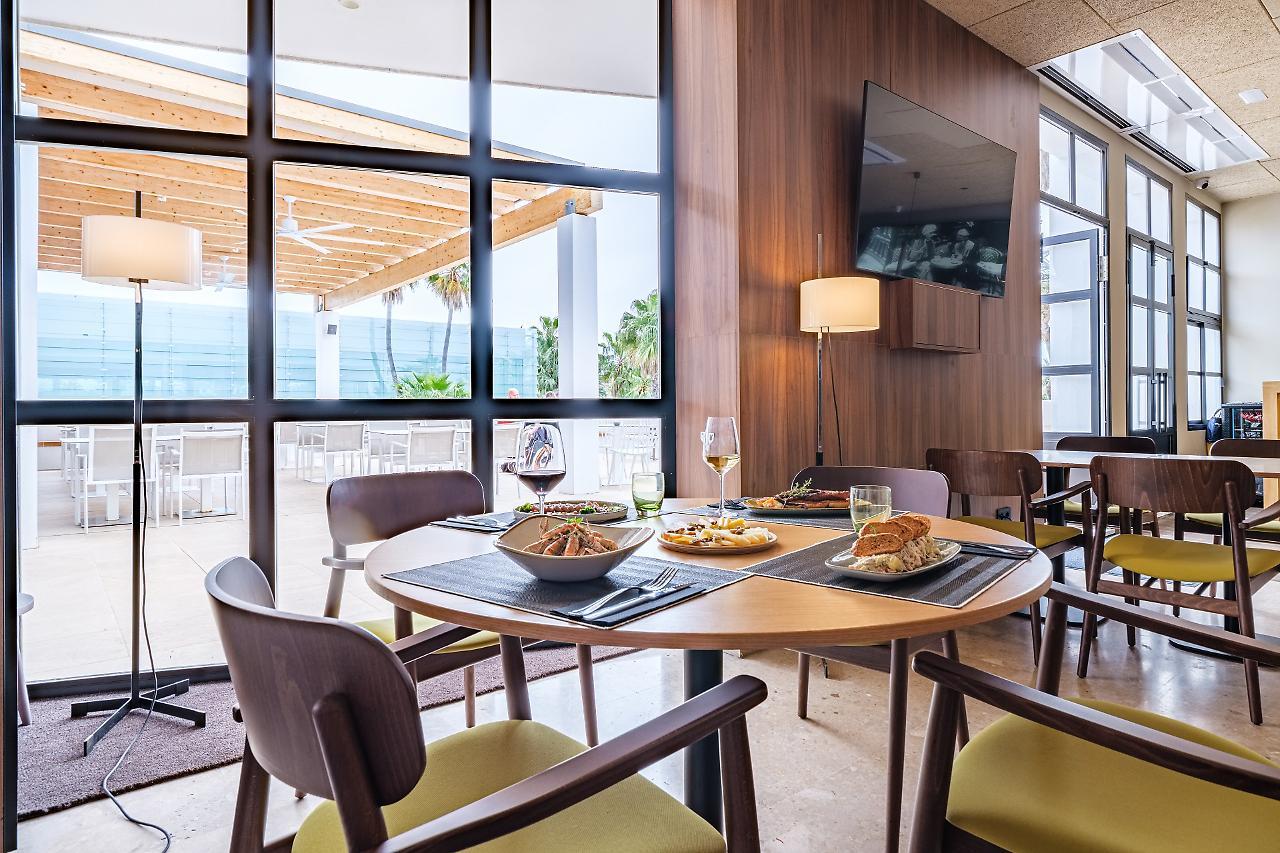 Oassium Hotel At Estival Park Ла Пинеда Екстериор снимка